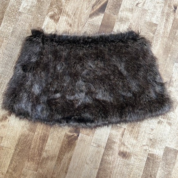 Faux fur neck scarf - Picture 2 of 3